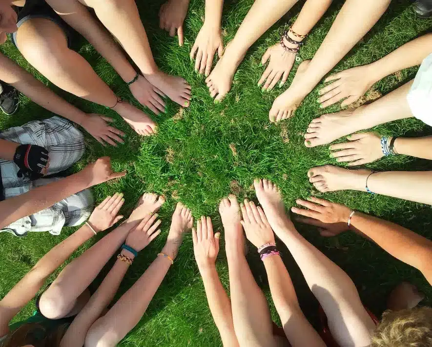 image des volunters de l'association mon eco pote,, pour une eco-community engage.