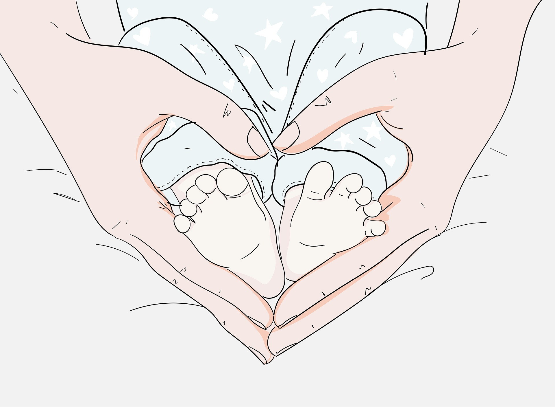 Image des pies de bebe avec les mains de la mama en forme de coeur.