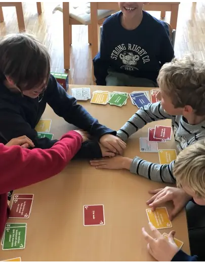 logo initiative fripoulle pour les enfants